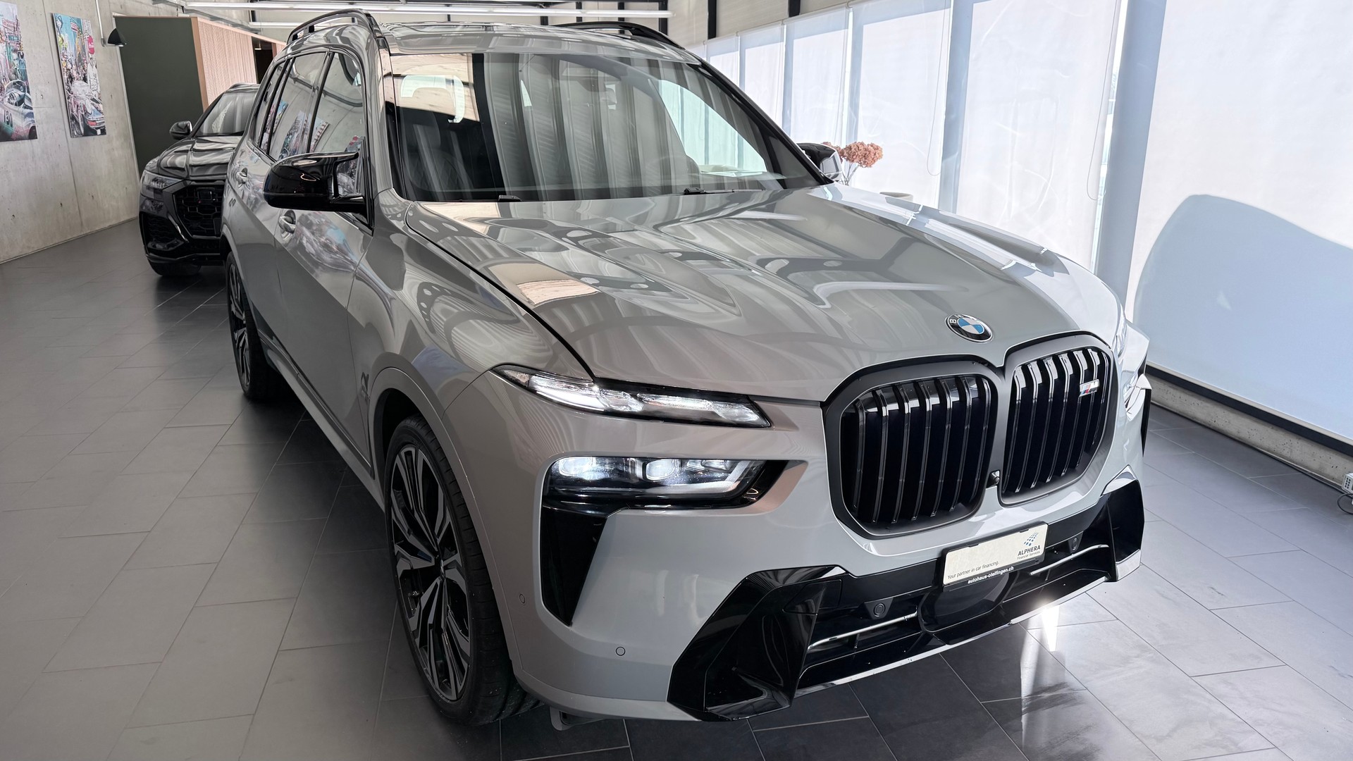 BMW X7 M60i-image-1