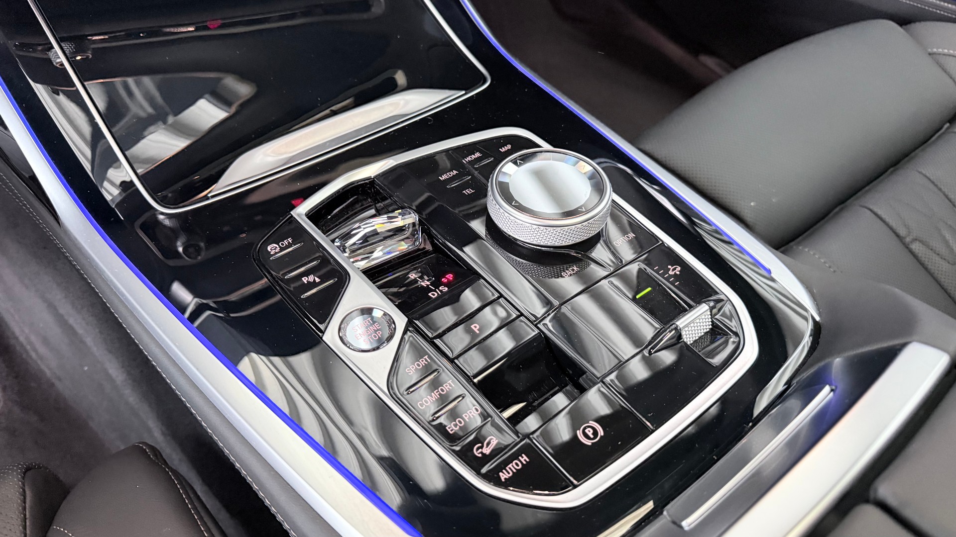 BMW X7 M60i-image-14