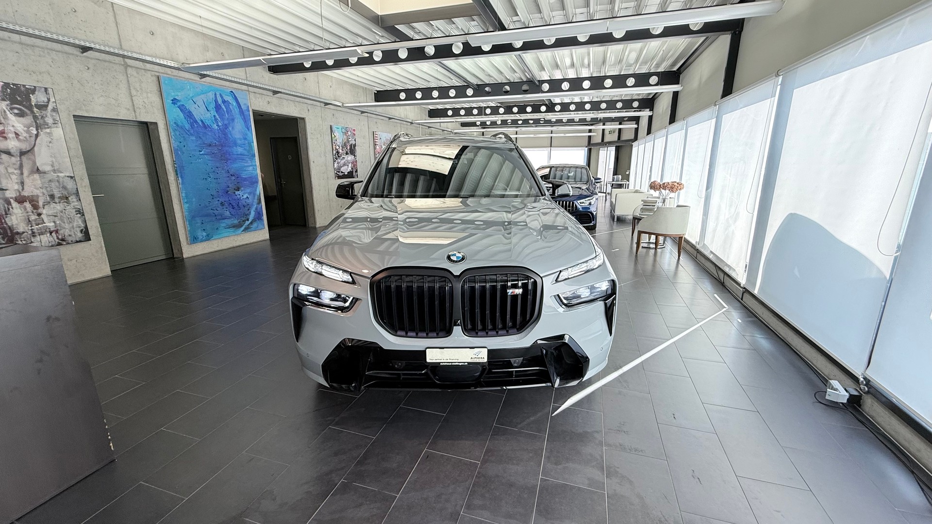 BMW X7 M60i-image-4