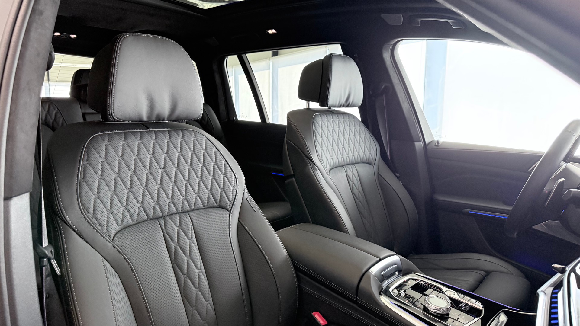 BMW X7 M60i-image-28