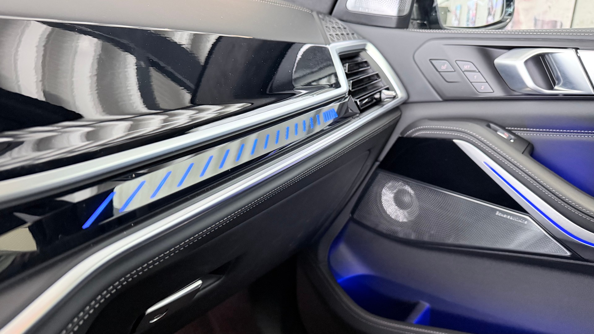 BMW X7 M60i-image-17