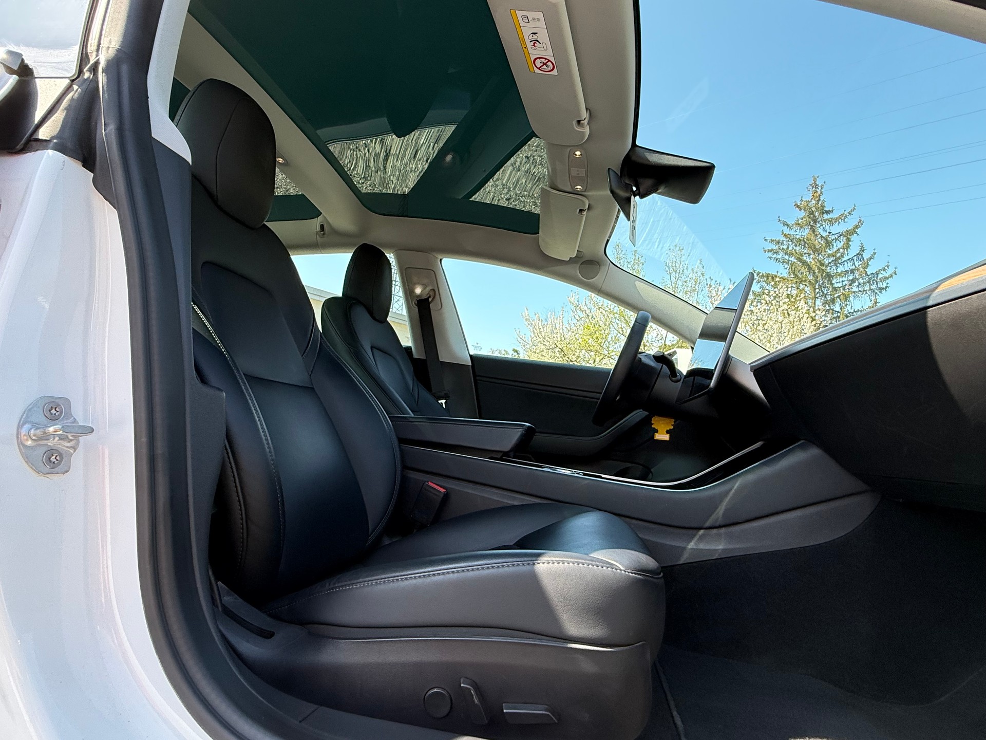 TESLA Model 3 Long Range Dual Motor AWD-image-14