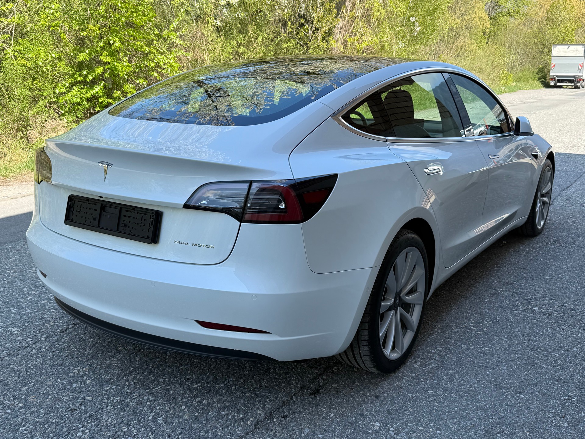 TESLA Model 3 Long Range Dual Motor AWD-image-4