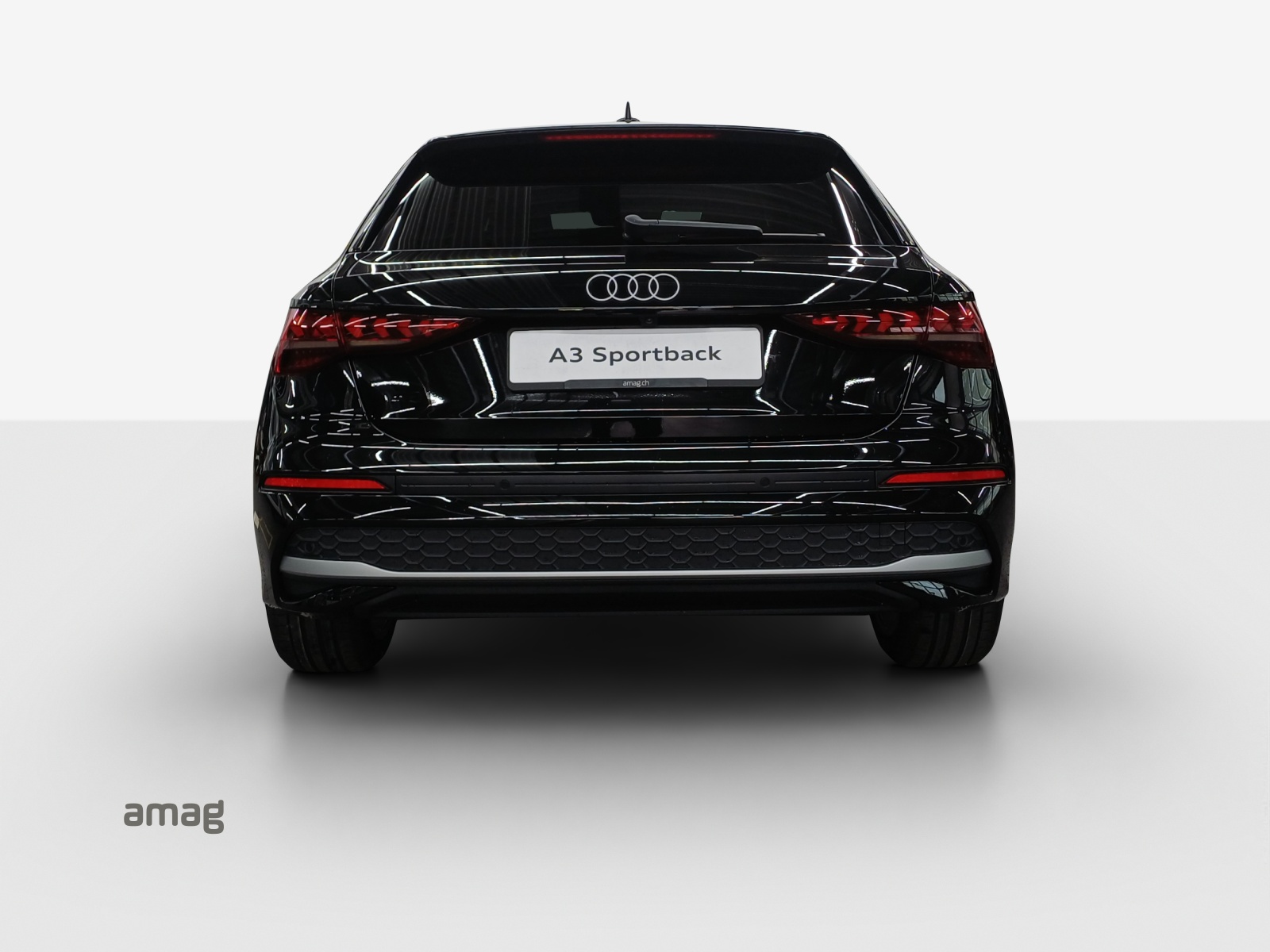 AUDI A3 Sportback TFSI 110 kW Attraction S tronic-image-2