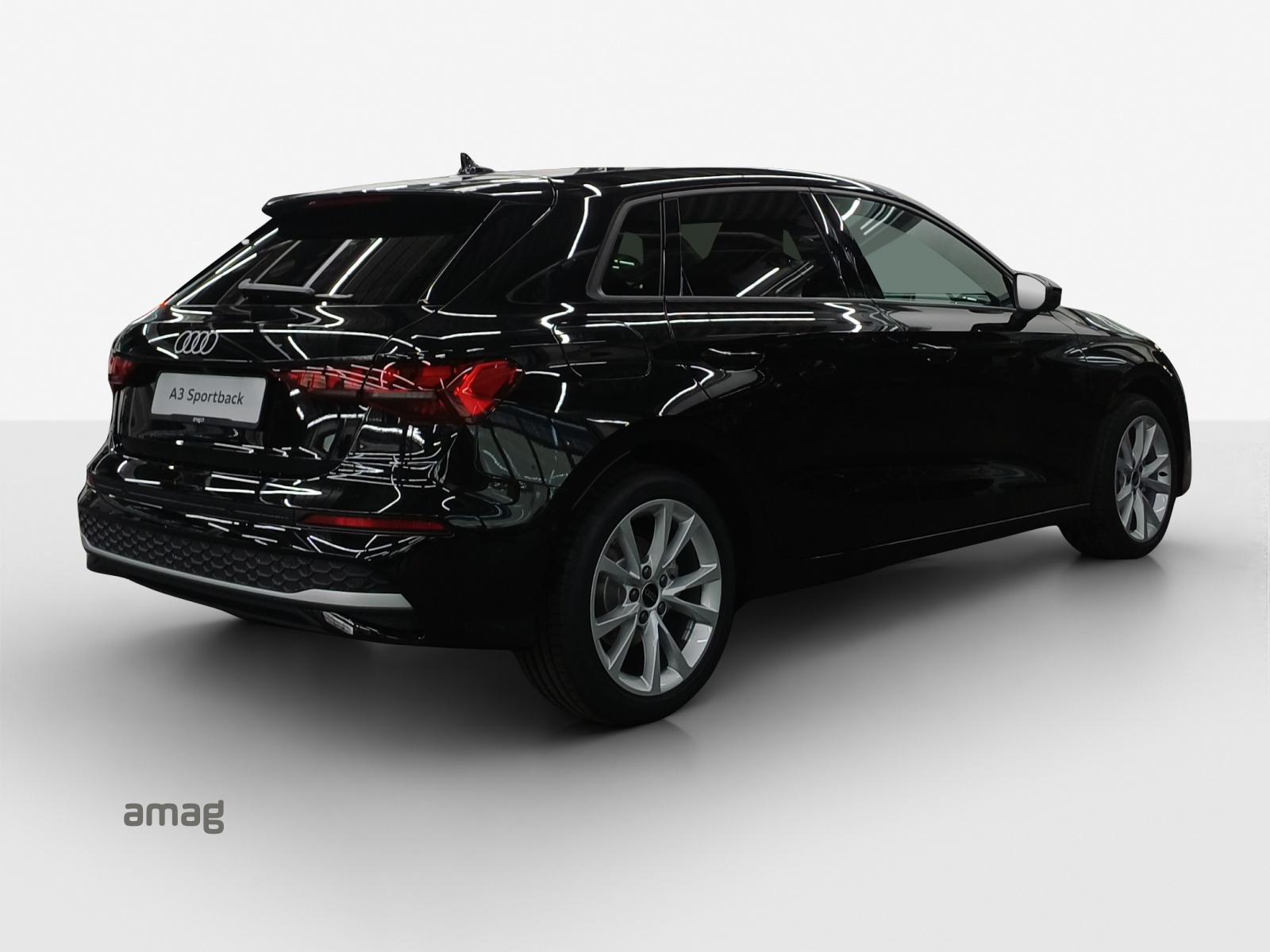 AUDI A3 Sportback TFSI 110 kW Attraction S tronic-image-3