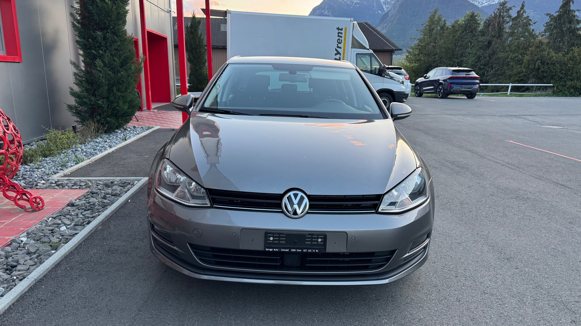 VW Golf 2.0 TDI Lounge DSG-image-3