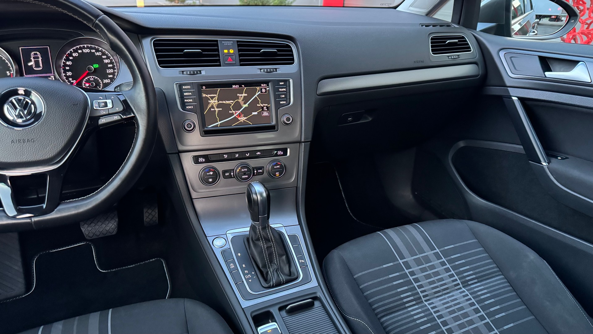VW Golf 2.0 TDI Lounge DSG-image-15