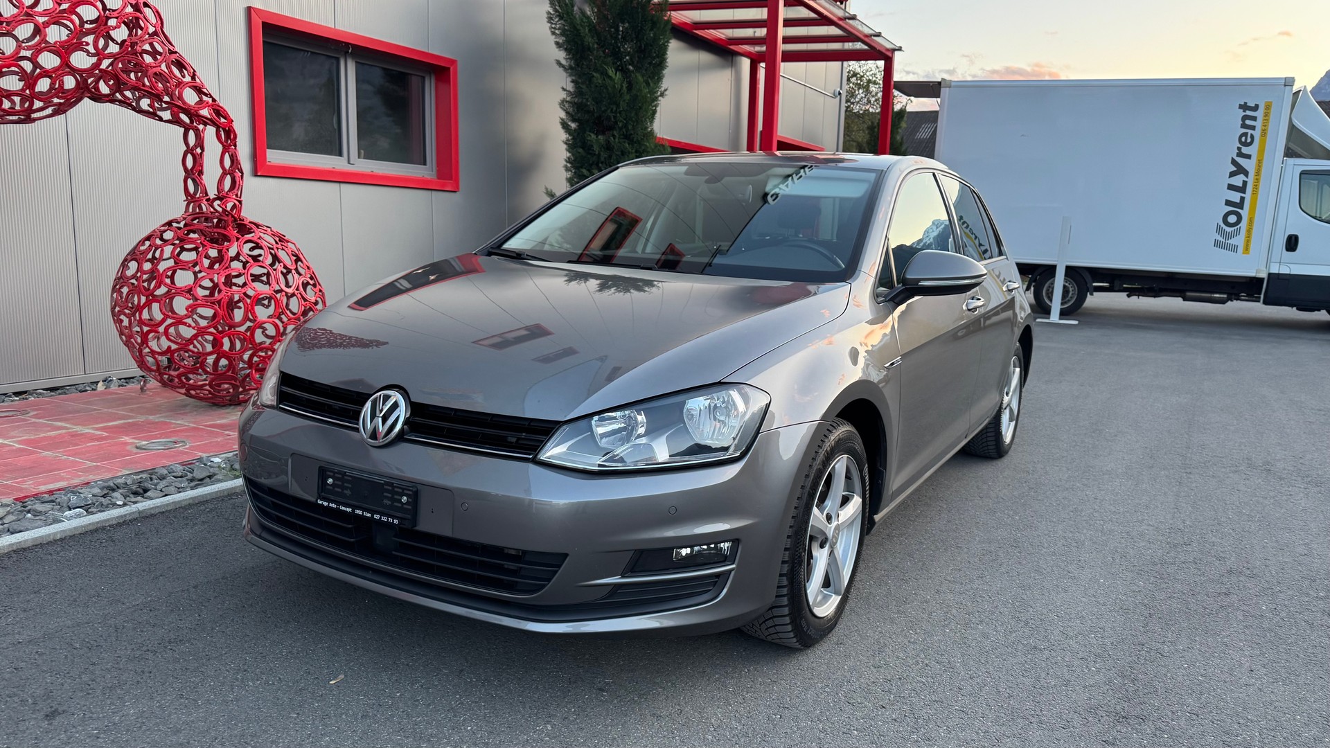 VW Golf 2.0 TDI Lounge DSG-image-0