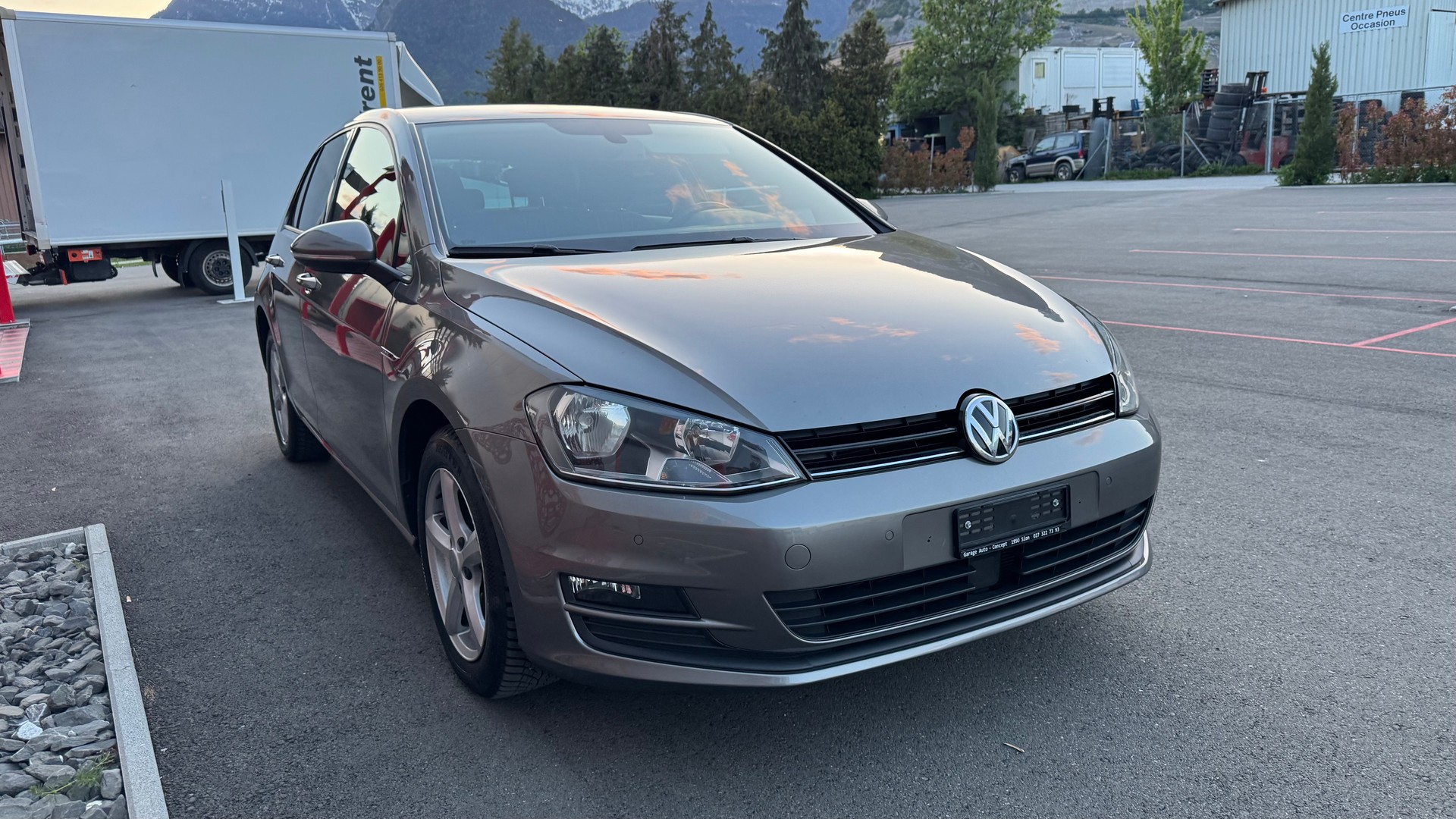 VW Golf 2.0 TDI Lounge DSG-image-1