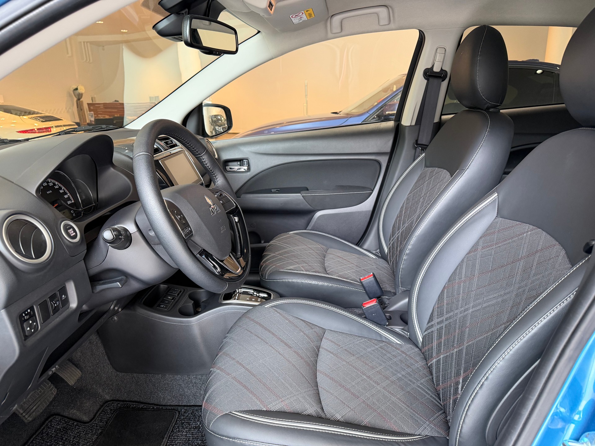 MITSUBISHI Space Star 1.2 CVT Intense+-image-6