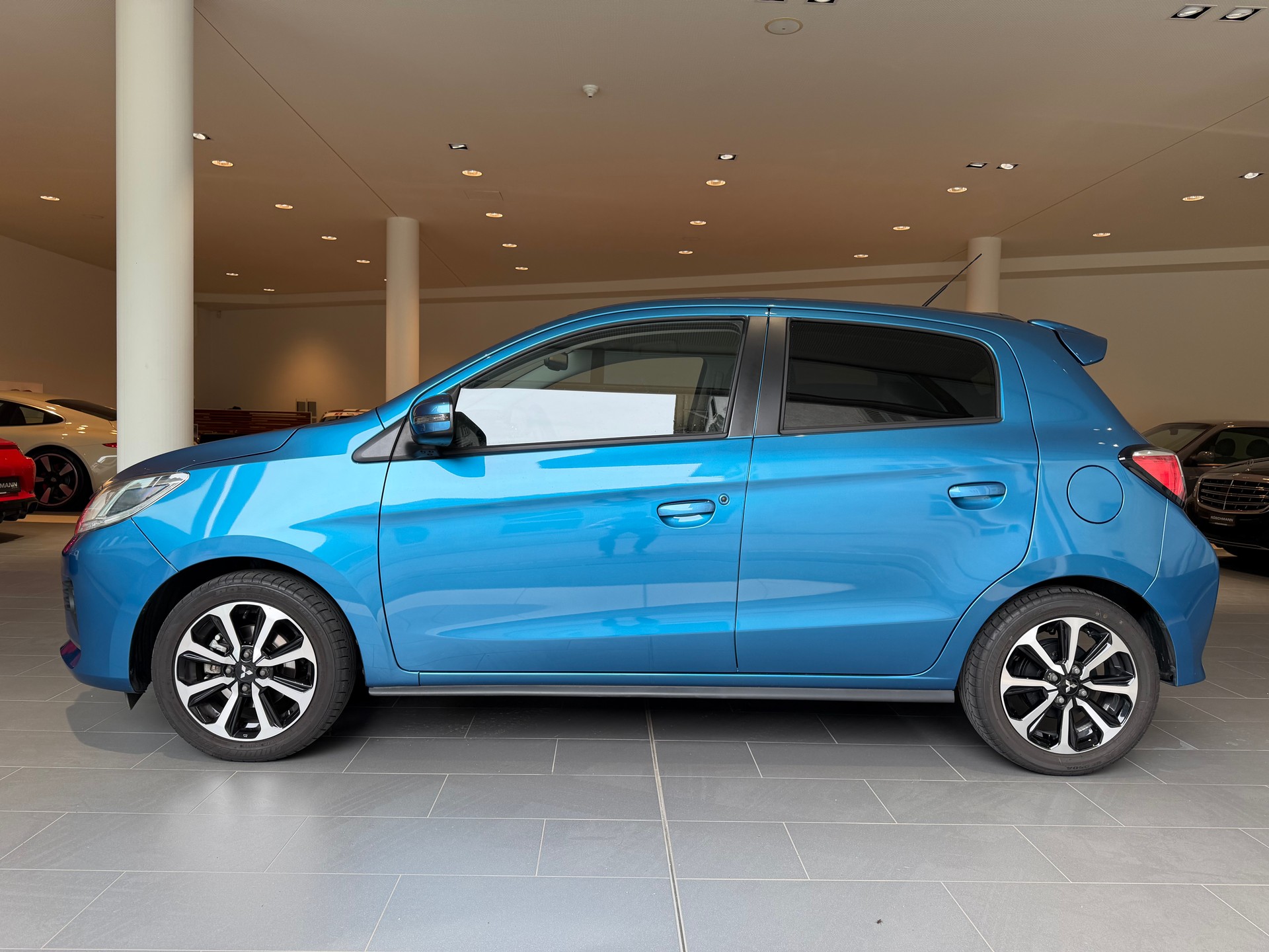 MITSUBISHI Space Star 1.2 CVT Intense+-image-2