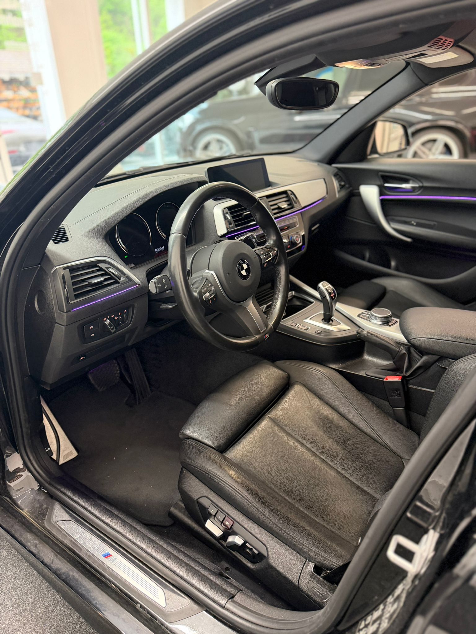 BMW 120d xDrive Edition M Sport Steptronic-image-7