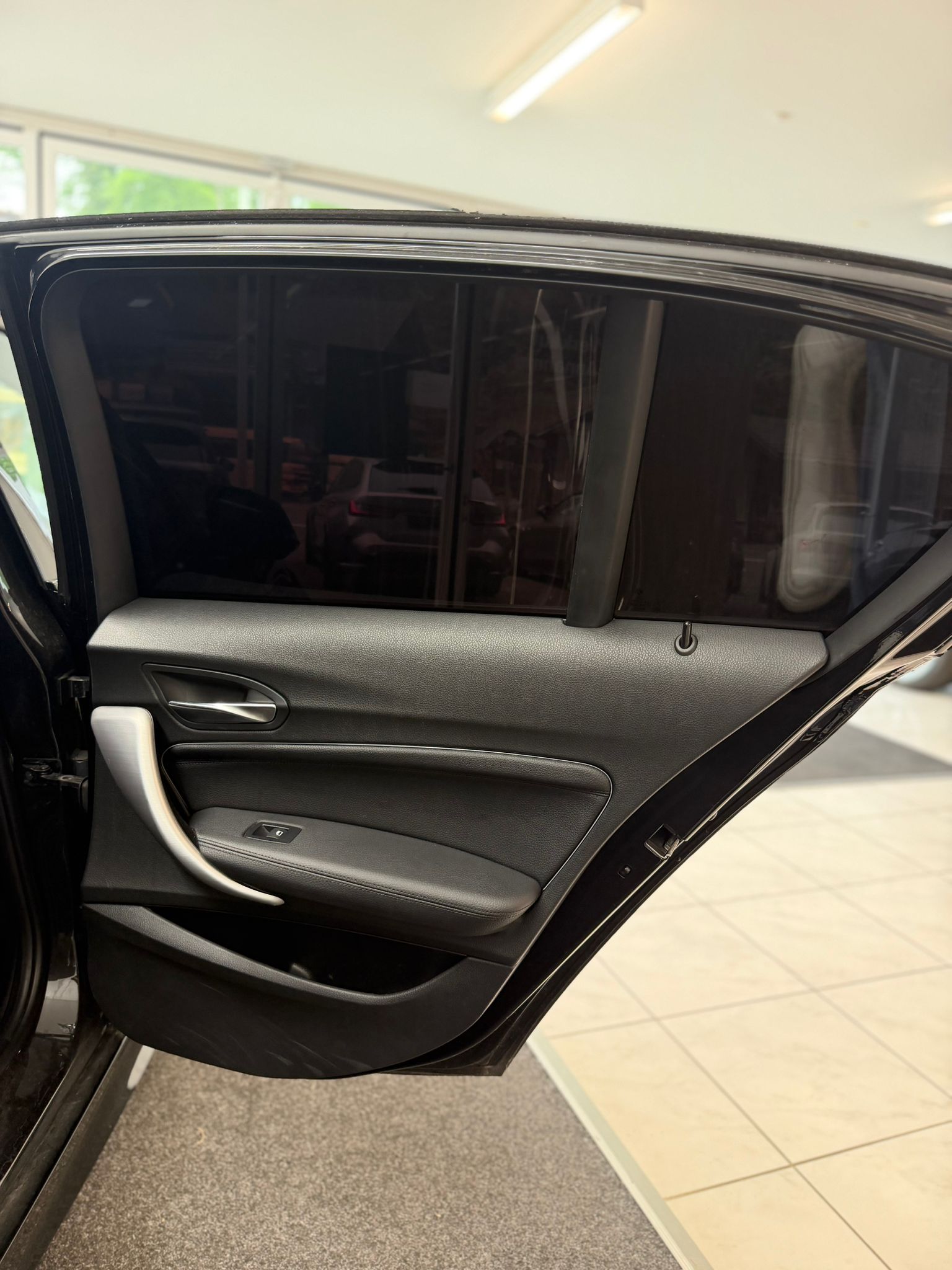 BMW 120d xDrive Edition M Sport Steptronic-image-11