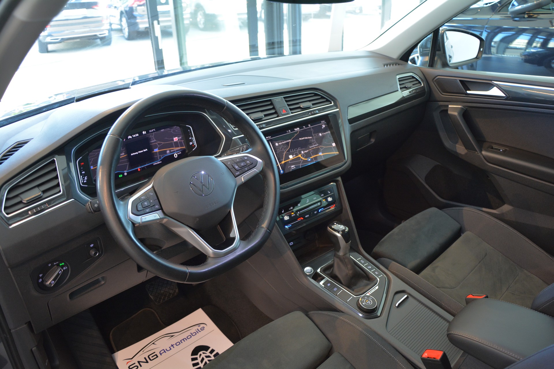 VW Tiguan 2.0TSI Elegance 4Motion DSG-image-9