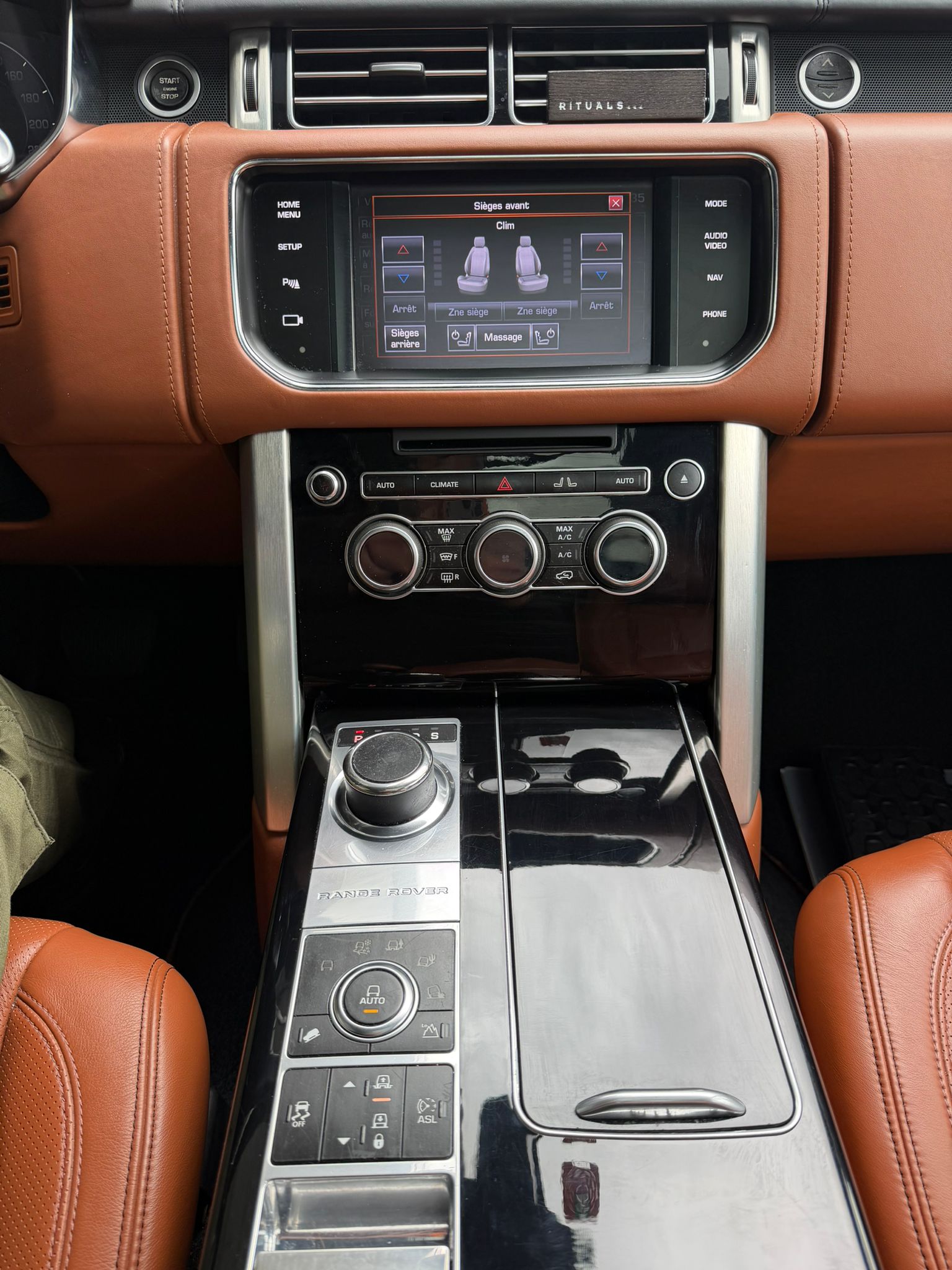 LAND ROVER Range Rover 4.4 SDV8 Autobiography Automatic-image-9