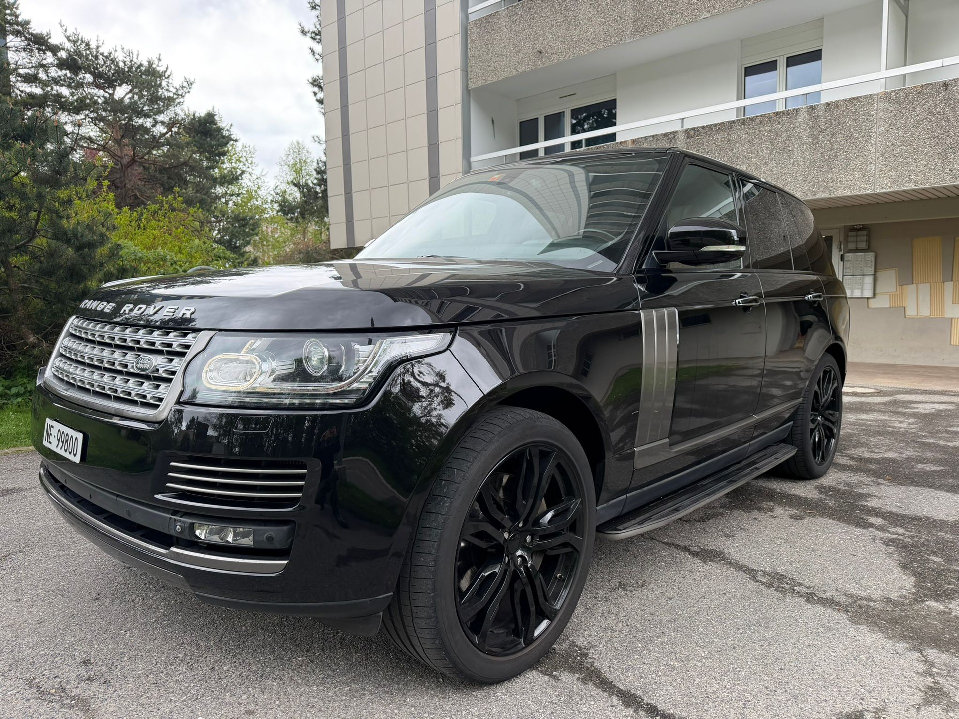 LAND ROVER Range Rover 4.4 SDV8 Autobiography Automatic-image-1
