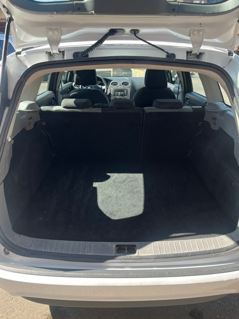 FORD Focus Kombi 1.6i 16V Carving-image-5