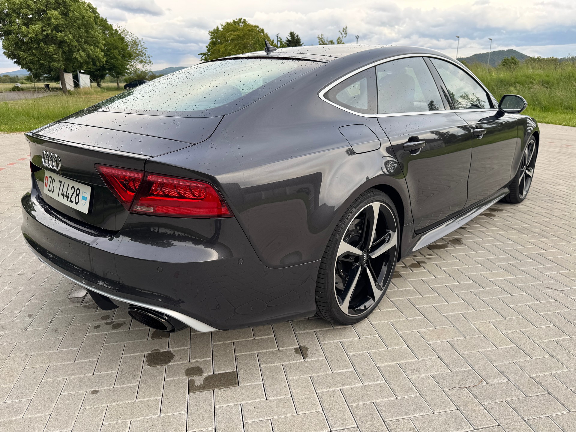 AUDI RS7-image-2