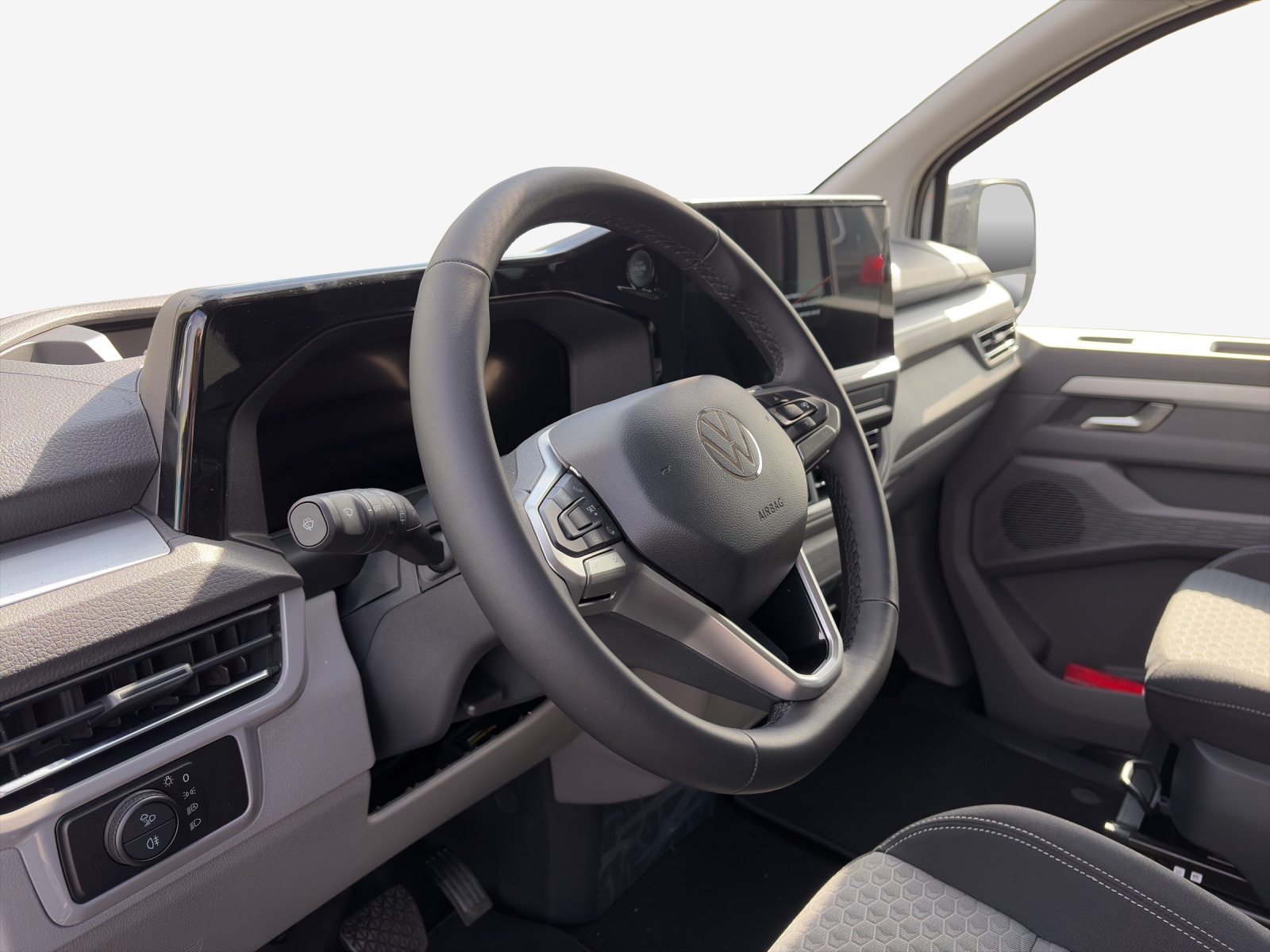 VW Caravelle BEV Life-image-9