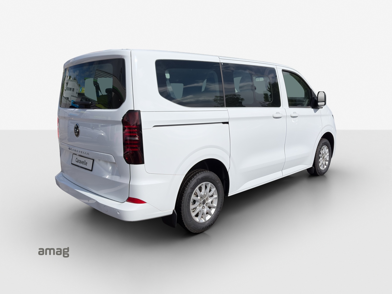 VW Caravelle BEV Life-image-4