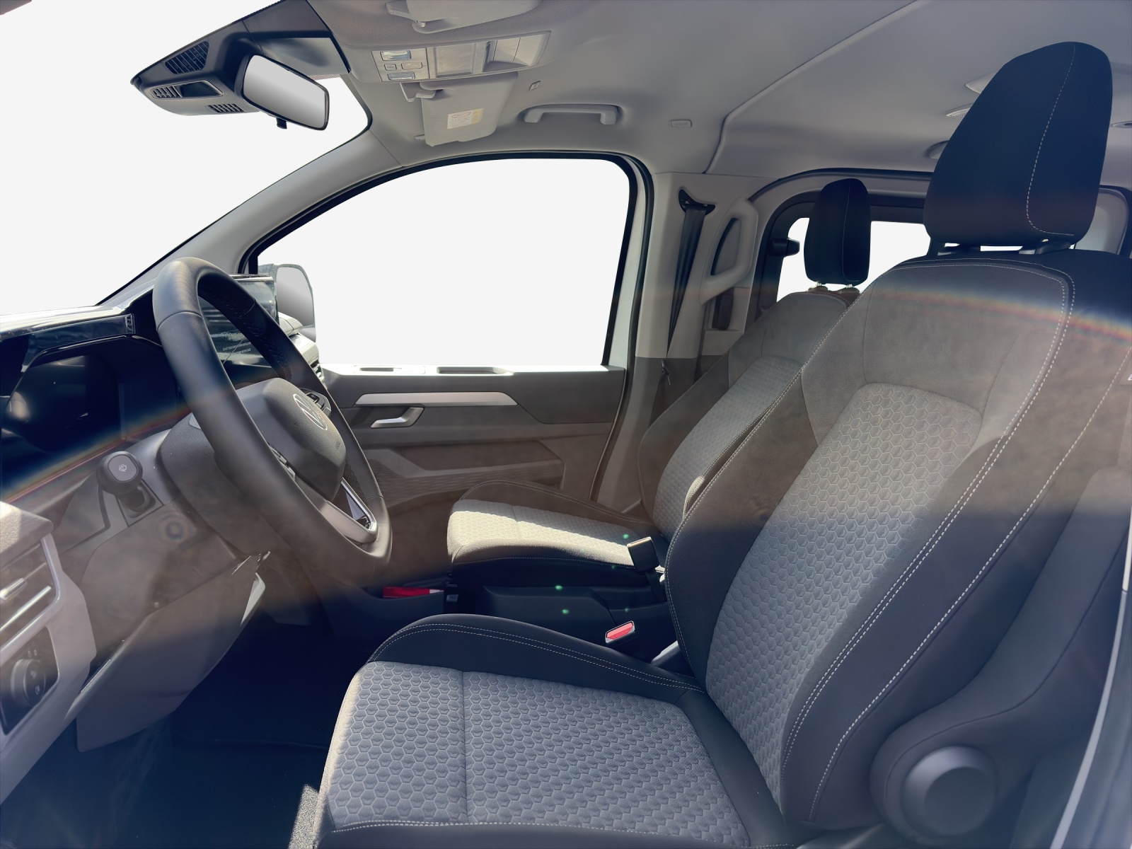 VW Caravelle BEV Life-image-7