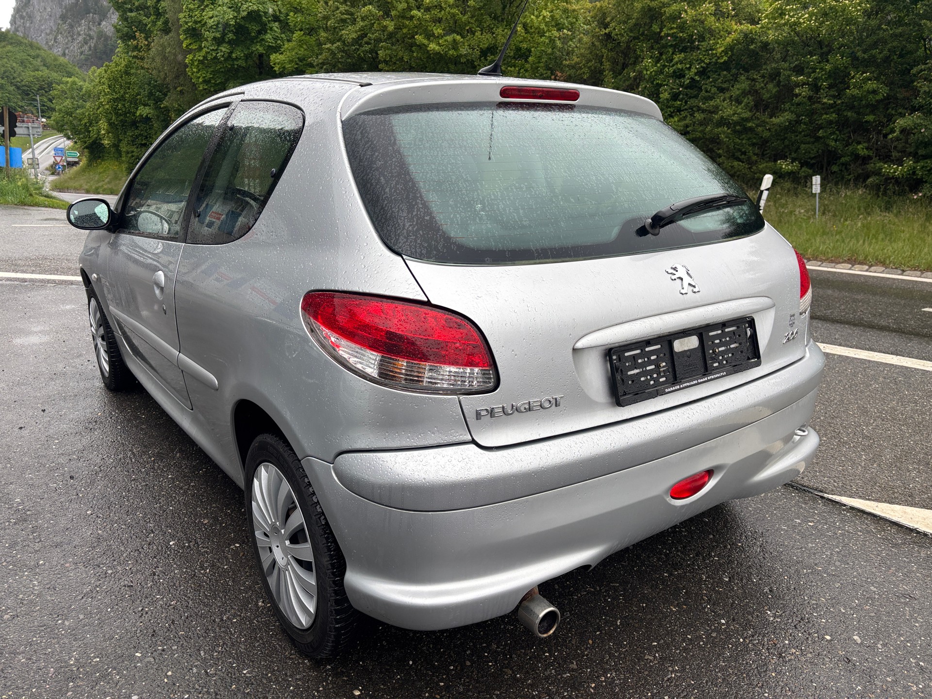 PEUGEOT 206 1.6 16V XS (Sport)-image-5