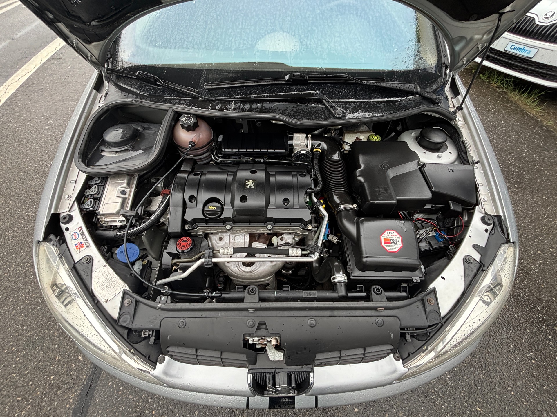 PEUGEOT 206 1.6 16V XS (Sport)-image-9