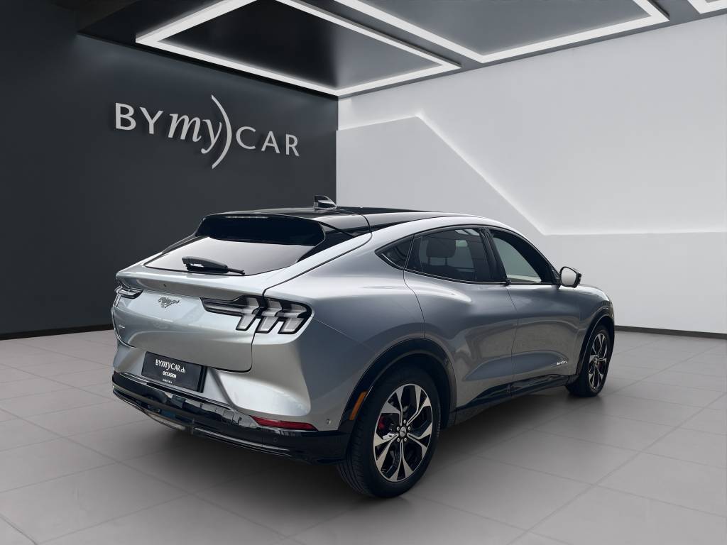 FORD Mustang MACH-E AWD 72.6 kWh-image-4