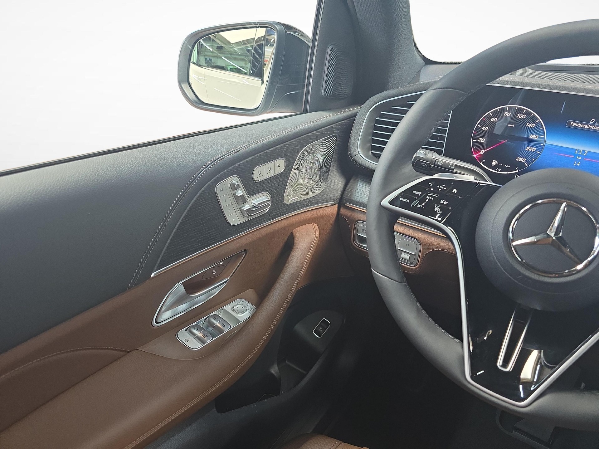MERCEDES-BENZ GLE 350 de 4MATIC EQ Star AMG Line-image-4