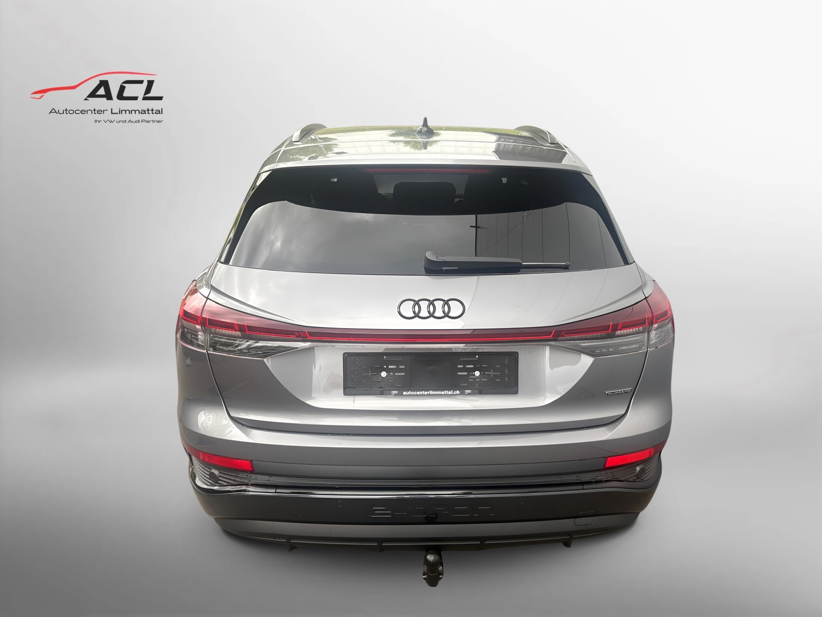 AUDI Q4 e-tron 45 Edition Swiss Ski quattro-image-8