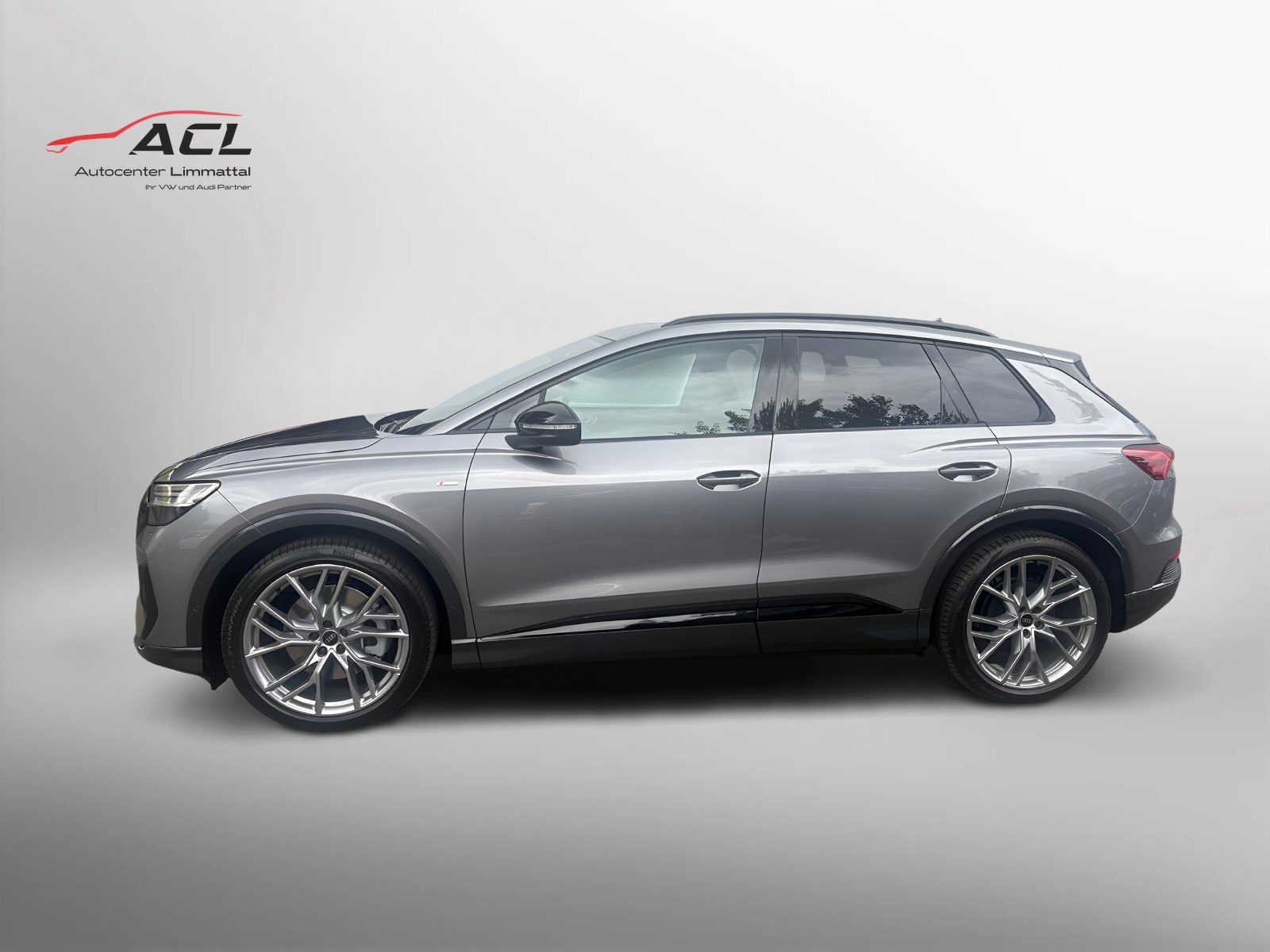 AUDI Q4 e-tron 45 Edition Swiss Ski quattro-image-2