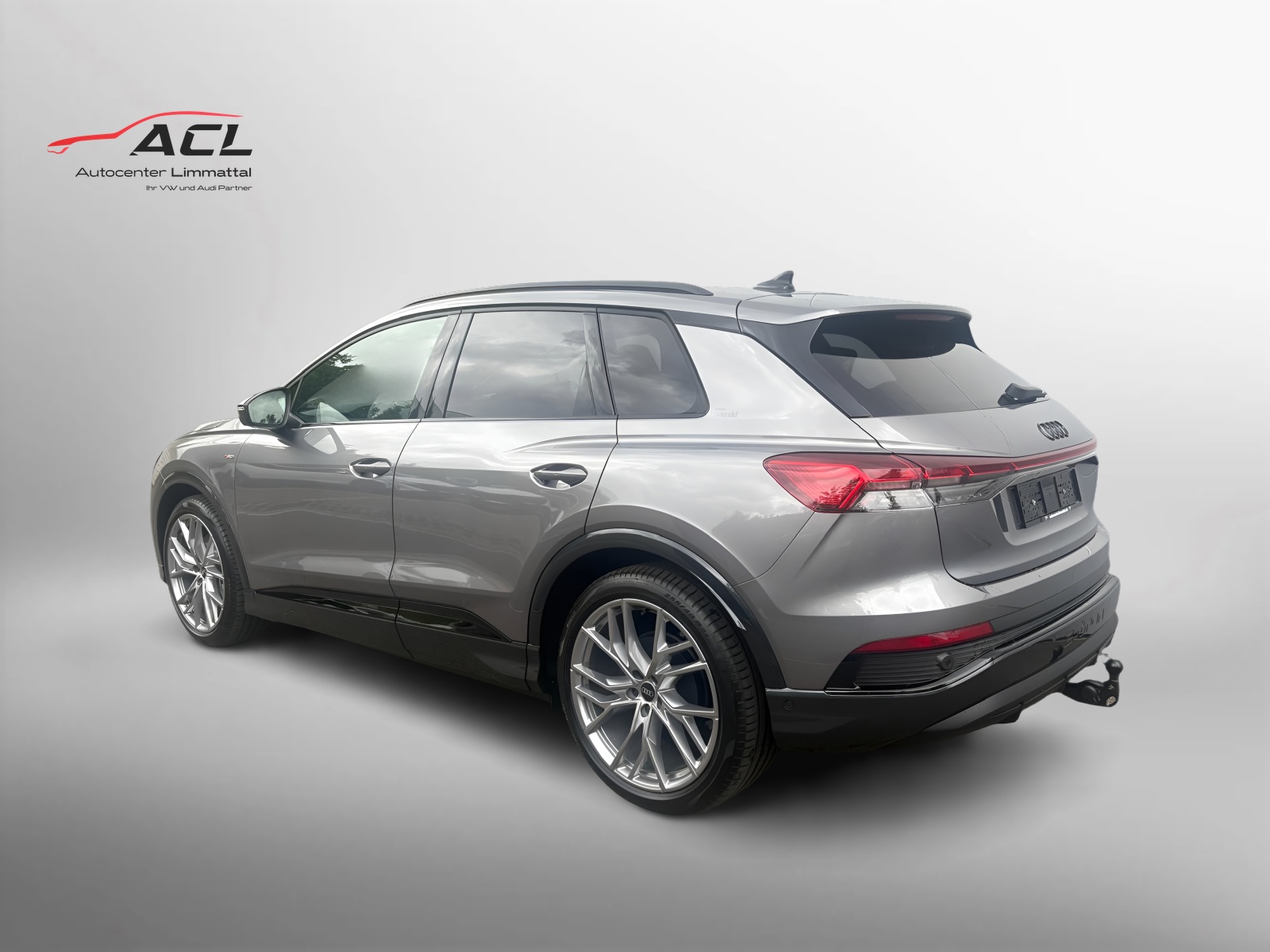 AUDI Q4 e-tron 45 Edition Swiss Ski quattro-image-7