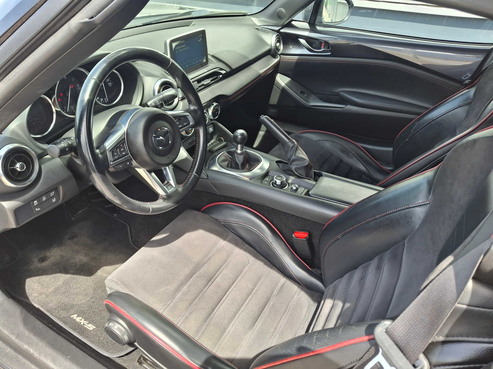 MAZDA MX-5 SKYACTIV-G 160 Revolution/Recaro Pack!-image-7
