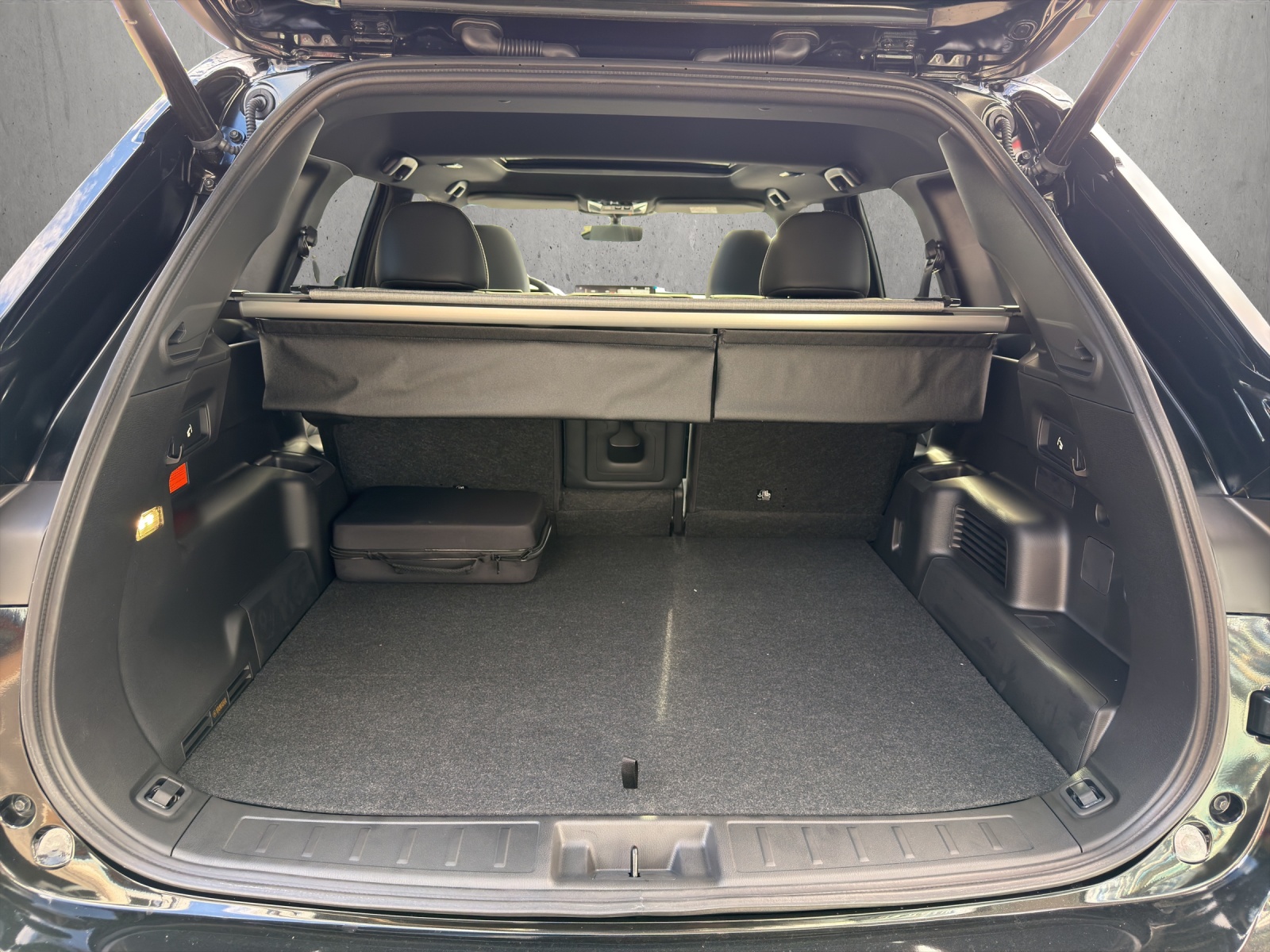 MITSUBISHI Outlander 2.4 PHEV Sport 4x4-image-14