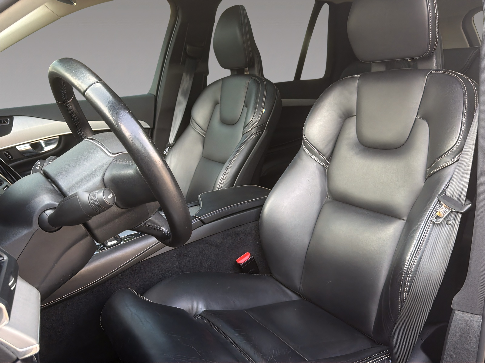 VOLVO XC90 2.0 B5 MH Momentum 5P. AWD-image-5