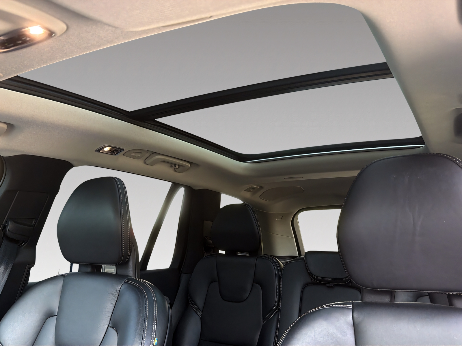 VOLVO XC90 2.0 B5 MH Momentum 5P. AWD-image-6