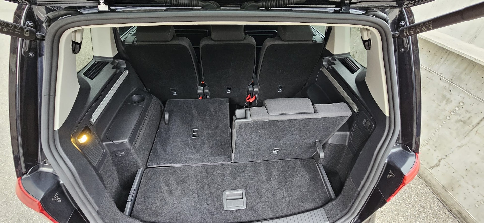 VW VW Touran United High 1.5 TSI-image-14