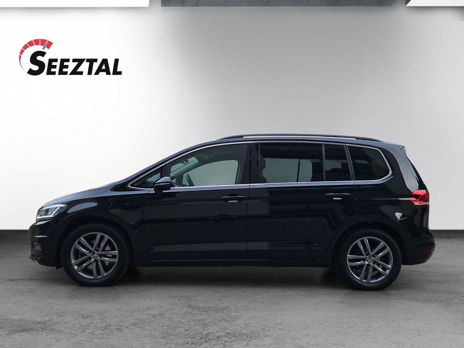 VW VW Touran United High 1.5 TSI-image-0