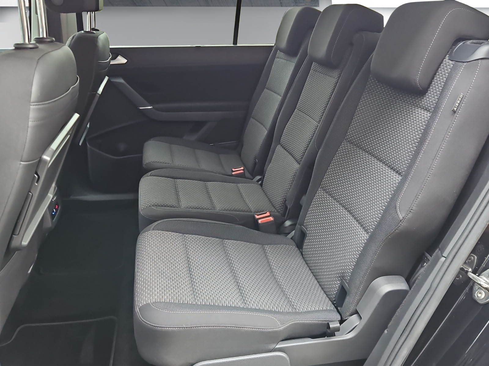 VW VW Touran United High 1.5 TSI-image-10
