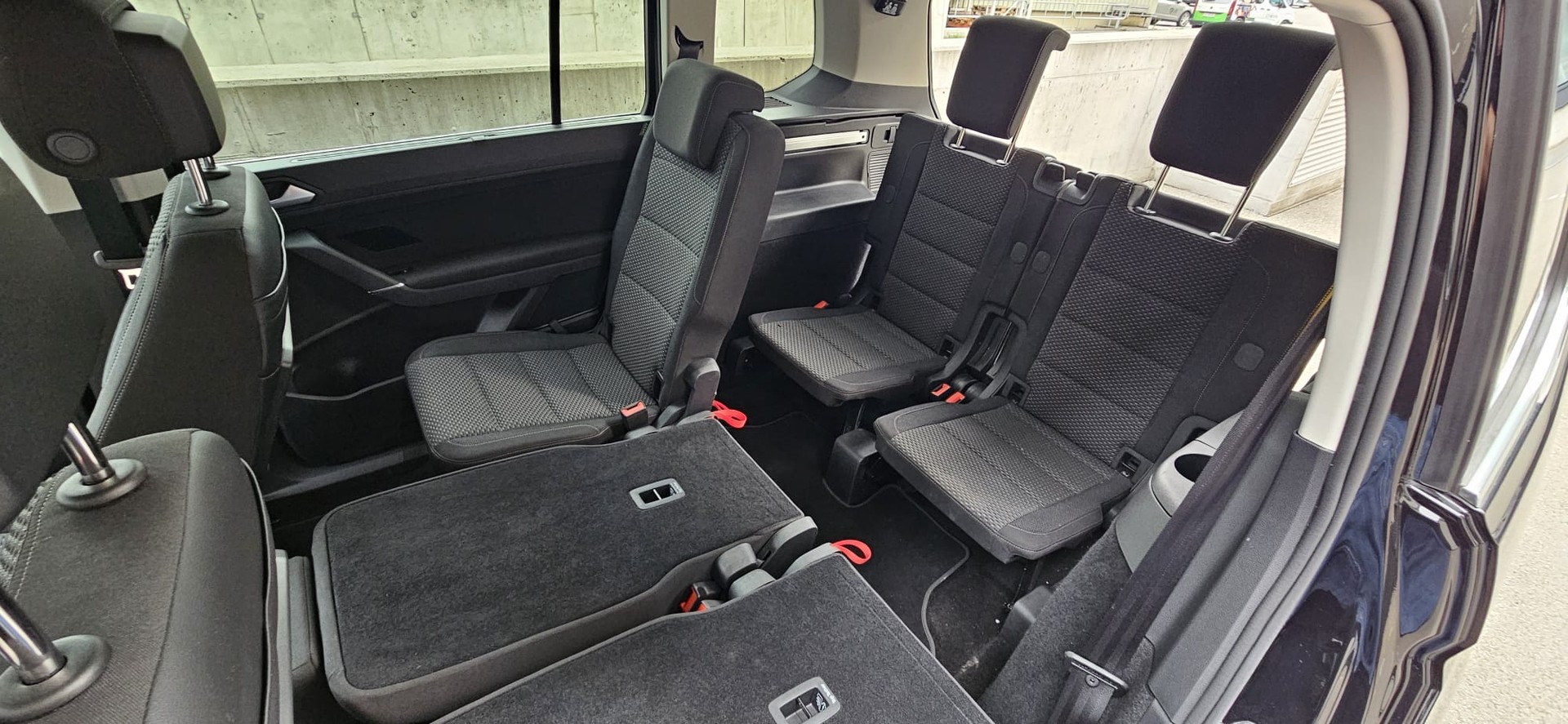 VW VW Touran United High 1.5 TSI-image-12
