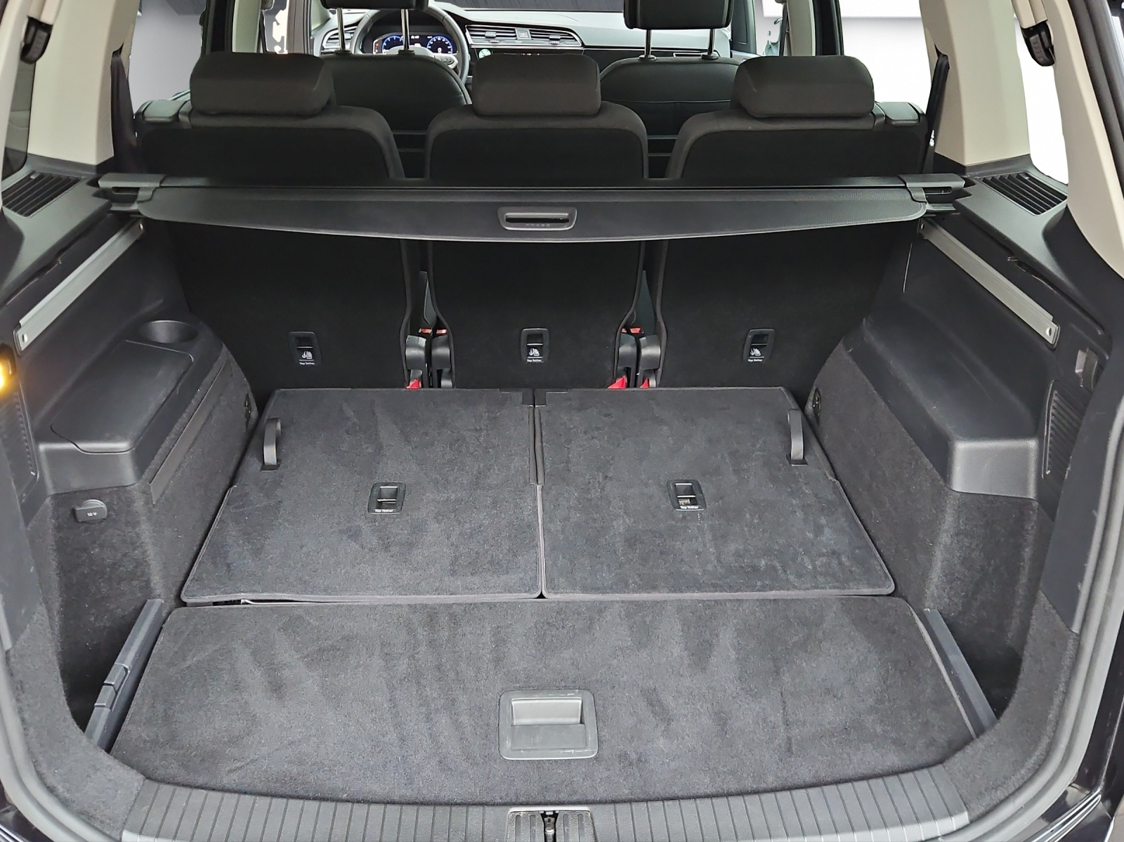 VW VW Touran United High 1.5 TSI-image-15