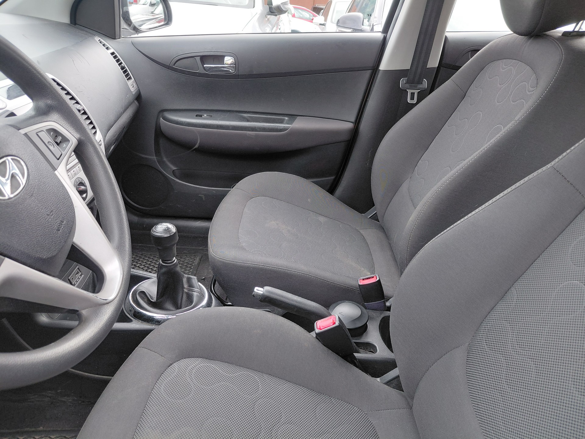HYUNDAI i20 1.2 Comfort-image-2