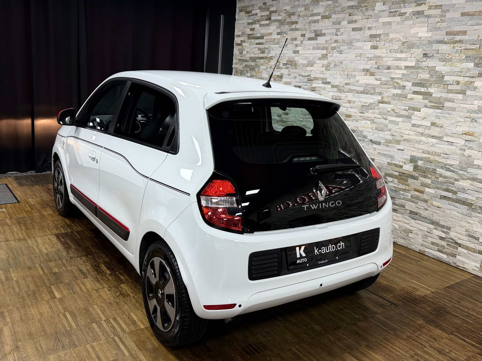RENAULT Twingo 0.9 Swiss Edition EDC-image-1