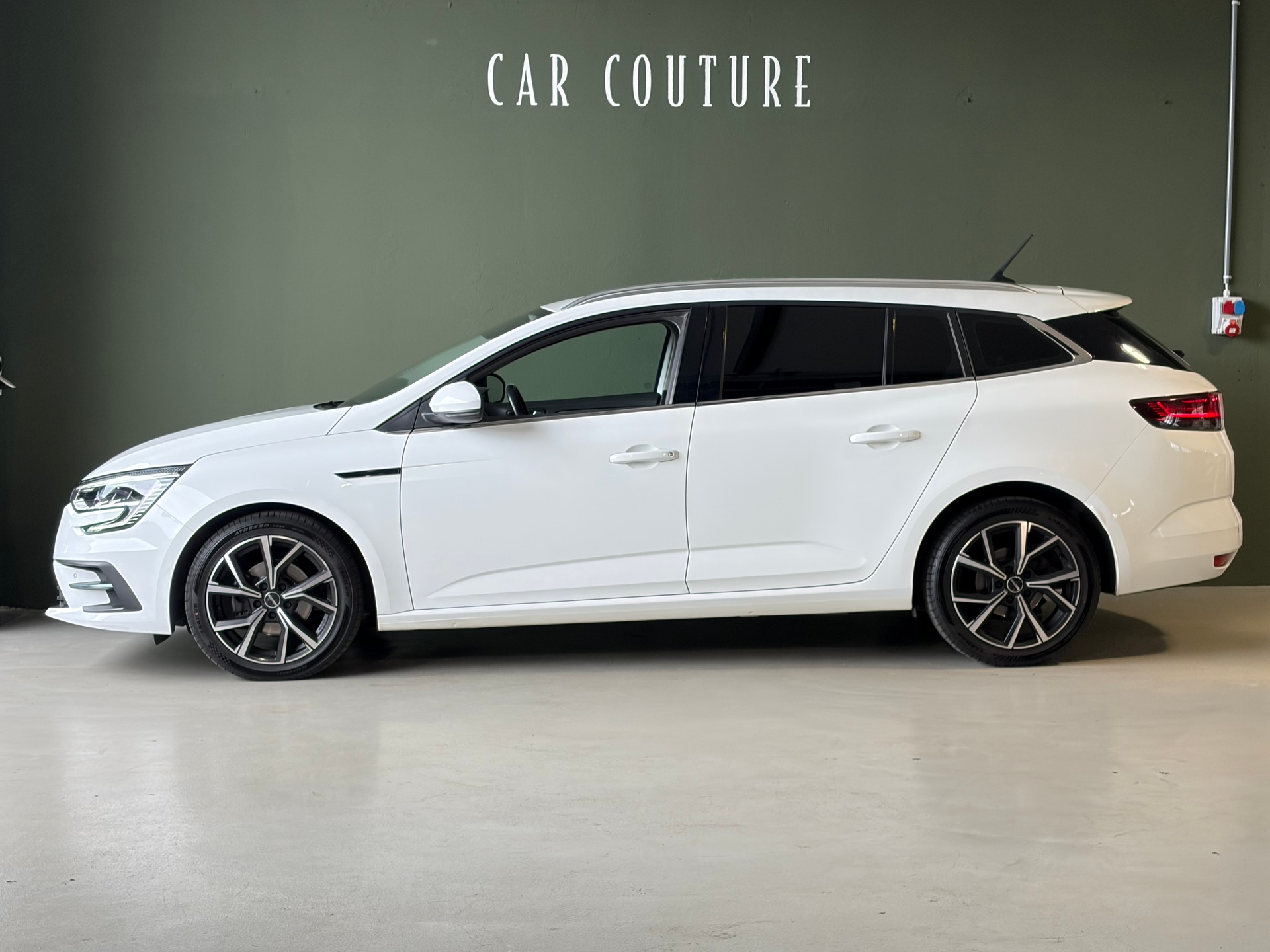 RENAULT Mégane Grandtour 1.5 dCi Business EDC *CH-Fahrzeug*Ab Service*Ab MFK*17Zoll-Alu*-image-4