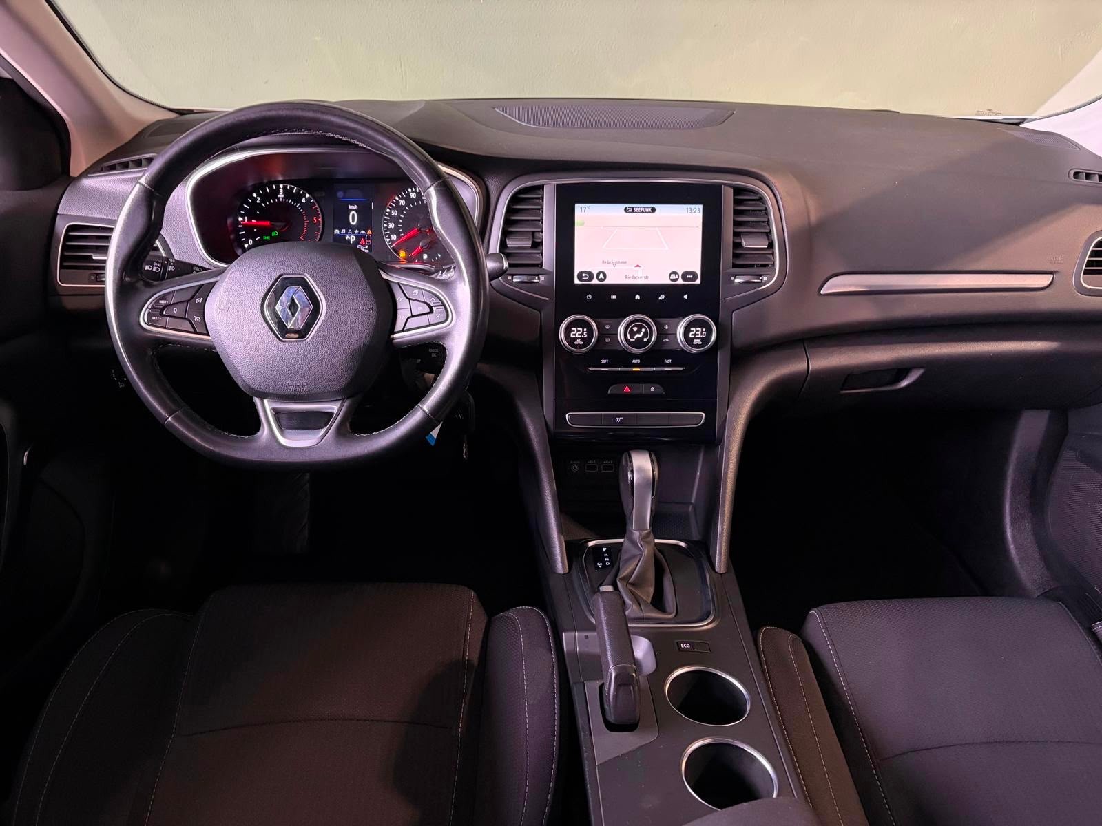RENAULT Mégane Grandtour 1.5 dCi Business EDC *CH-Fahrzeug*Ab Service*Ab MFK*17Zoll-Alu*-image-9