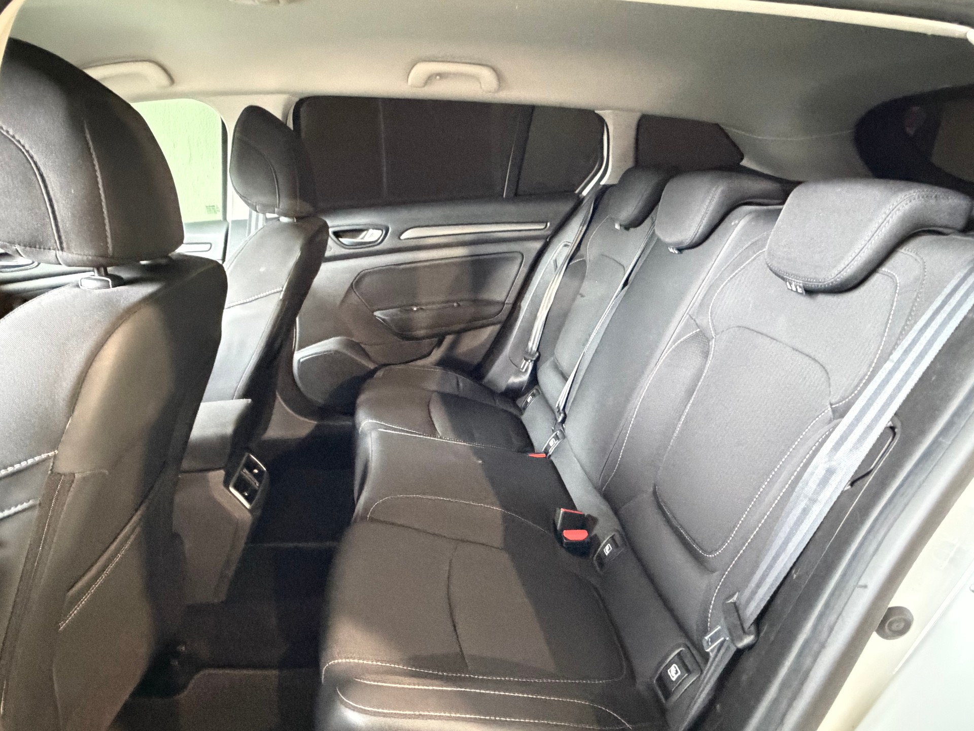 RENAULT Mégane Grandtour 1.5 dCi Business EDC *CH-Fahrzeug*Ab Service*Ab MFK*17Zoll-Alu*-image-17