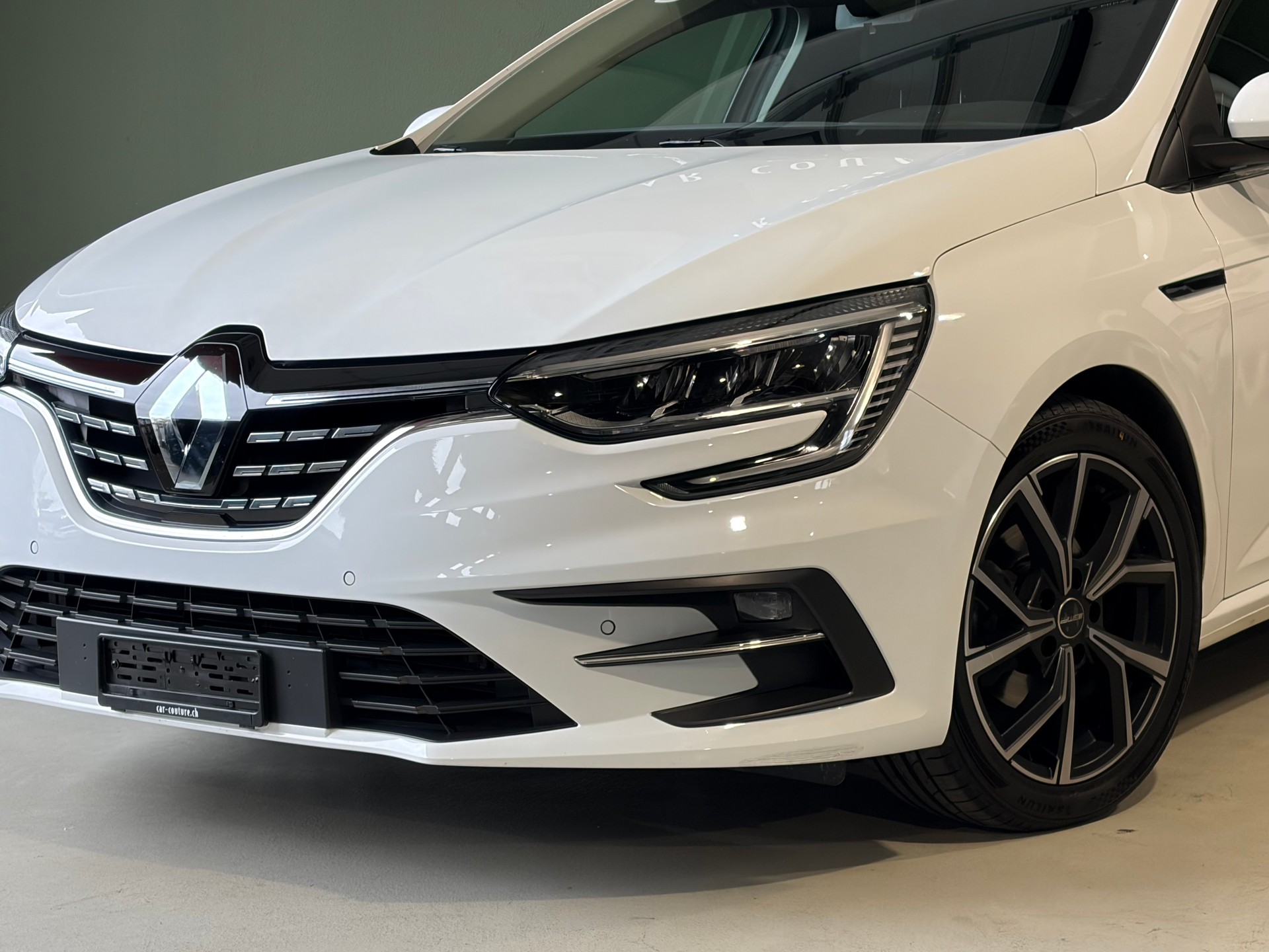 RENAULT Mégane Grandtour 1.5 dCi Business EDC *CH-Fahrzeug*Ab Service*Ab MFK*17Zoll-Alu*-image-2