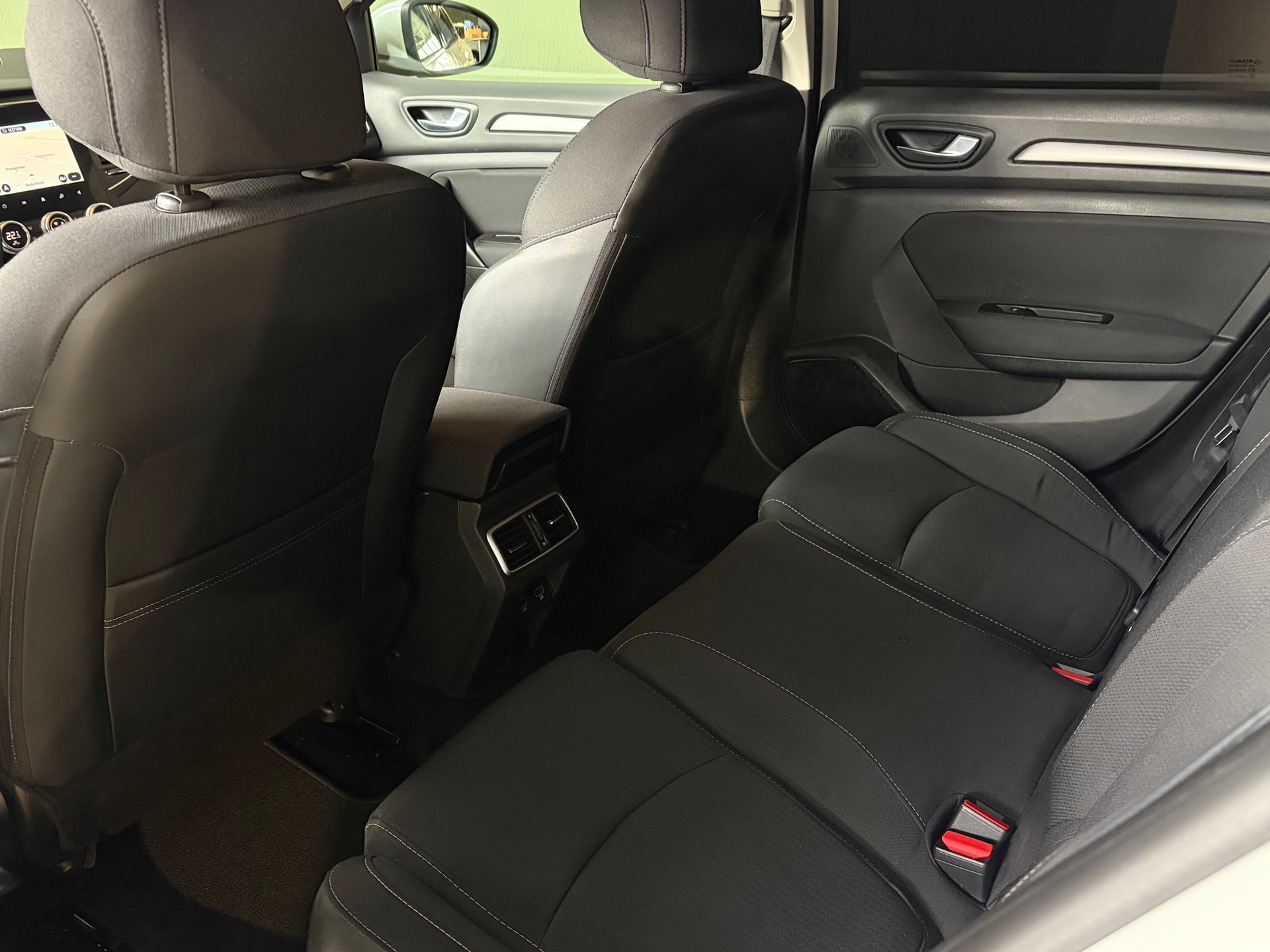 RENAULT Mégane Grandtour 1.5 dCi Business EDC *CH-Fahrzeug*Ab Service*Ab MFK*17Zoll-Alu*-image-14