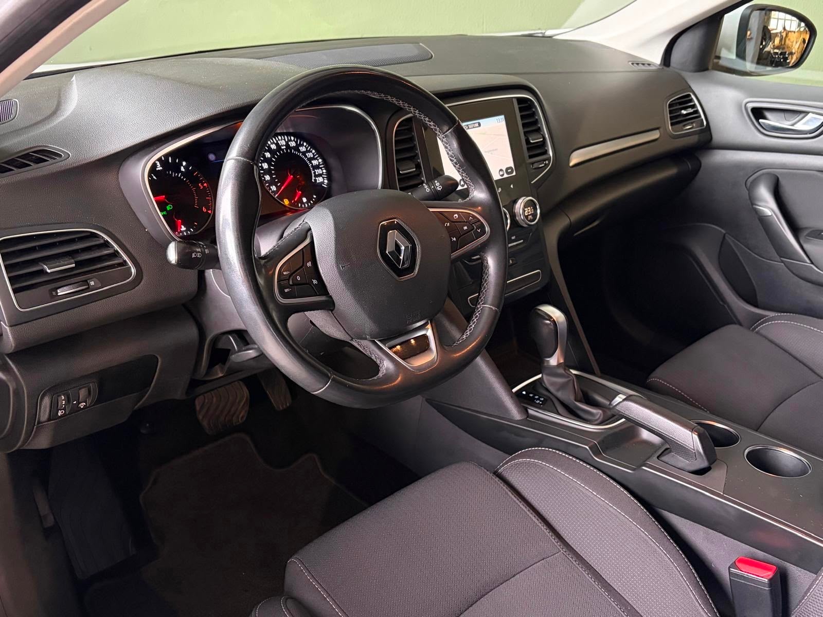 RENAULT Mégane Grandtour 1.5 dCi Business EDC *CH-Fahrzeug*Ab Service*Ab MFK*17Zoll-Alu*-image-13