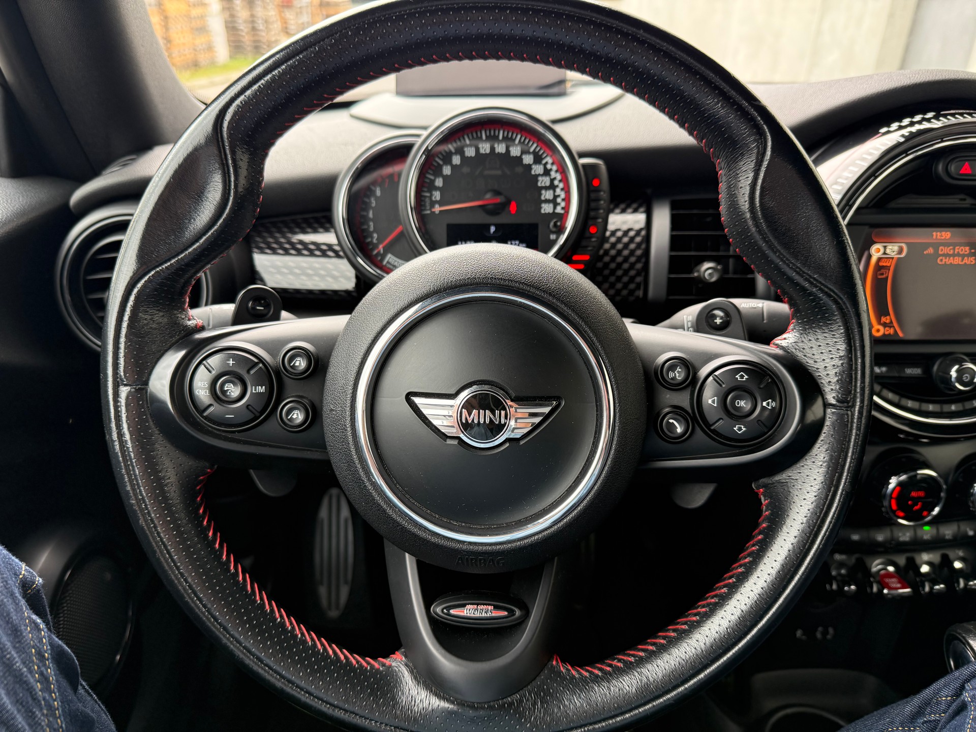 MINI Cooper John Cooper Works Cabriolet Steptronic(M)-image-9